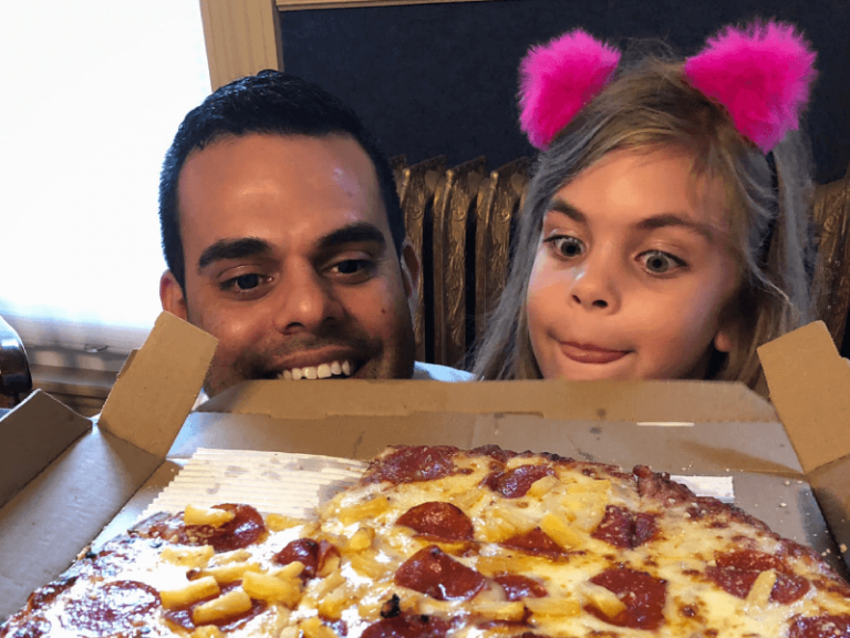 Cottage Inn Celebrates National Selfie Day with Free Pizza